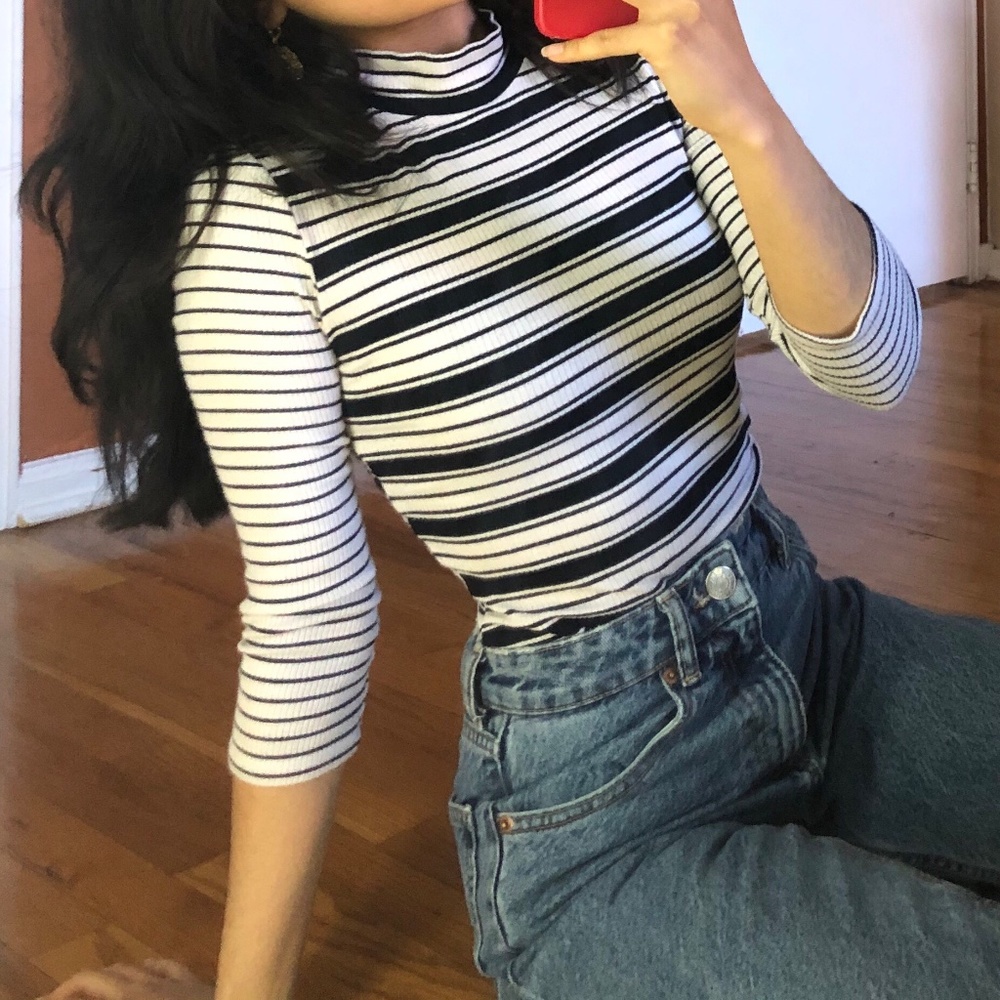 CHARLOTTE RUSSE turtleneck top